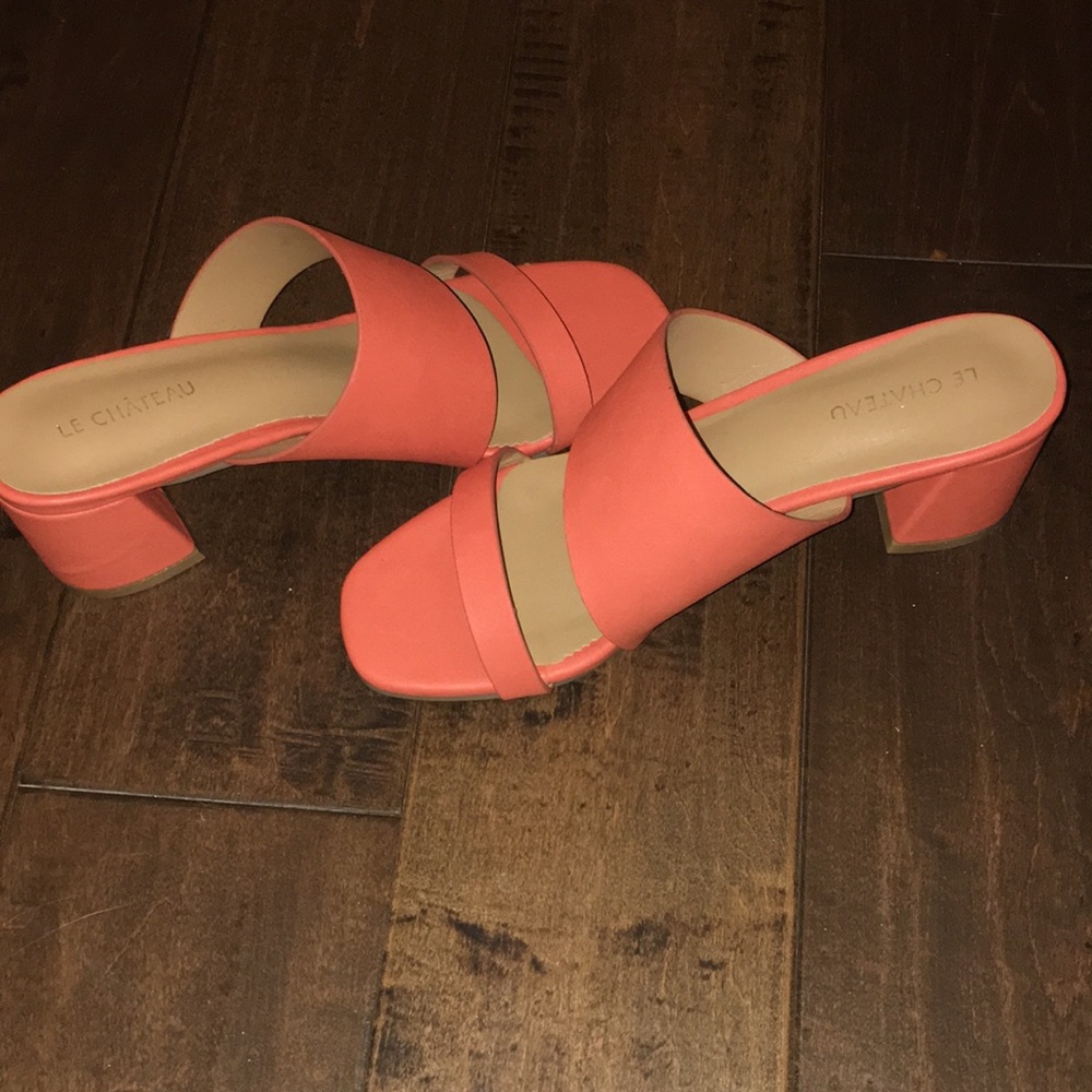 Brand new with tags Le Chateau Orange Sandal